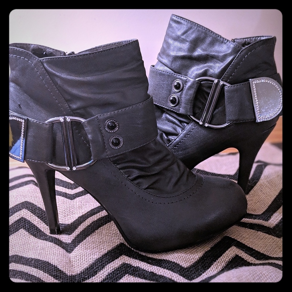 Bamboo booties